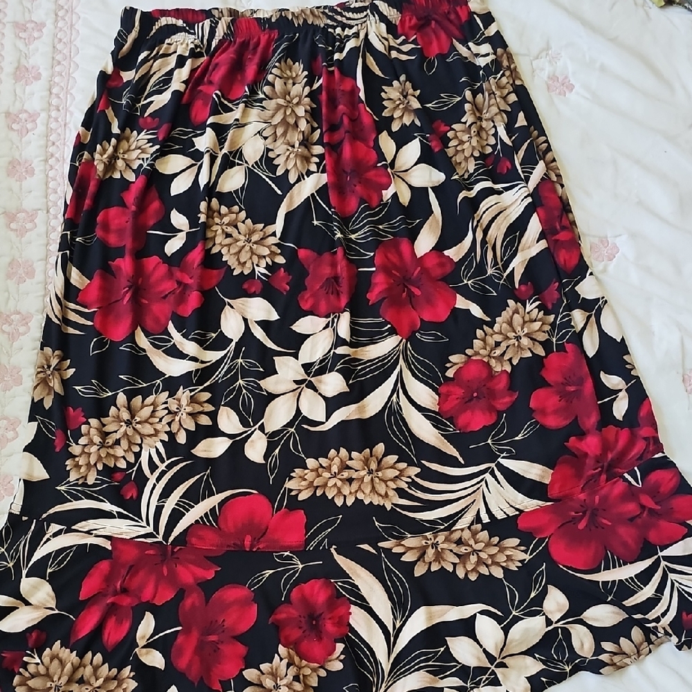 Elegant Floral A-Line Skirt - Black and Red